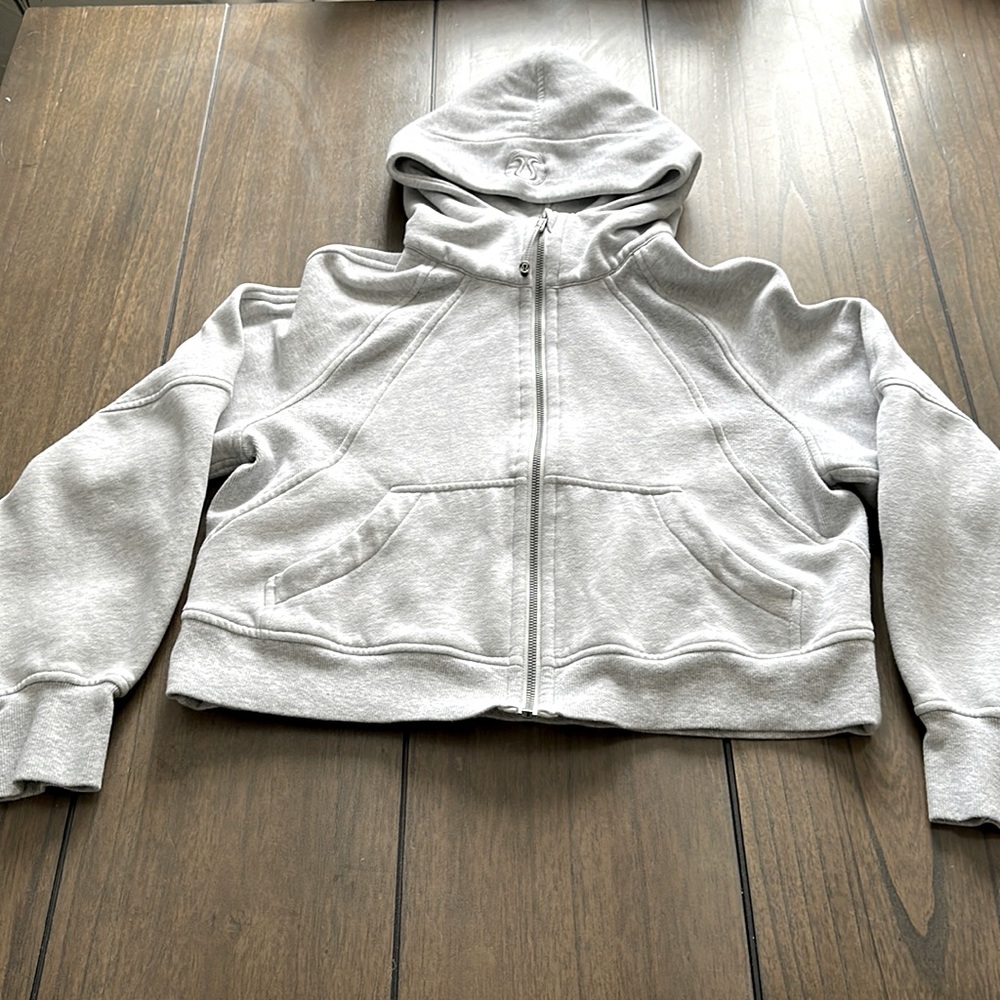 Lululemon Scuba Full-Zip Cropped Hoodie 🍋